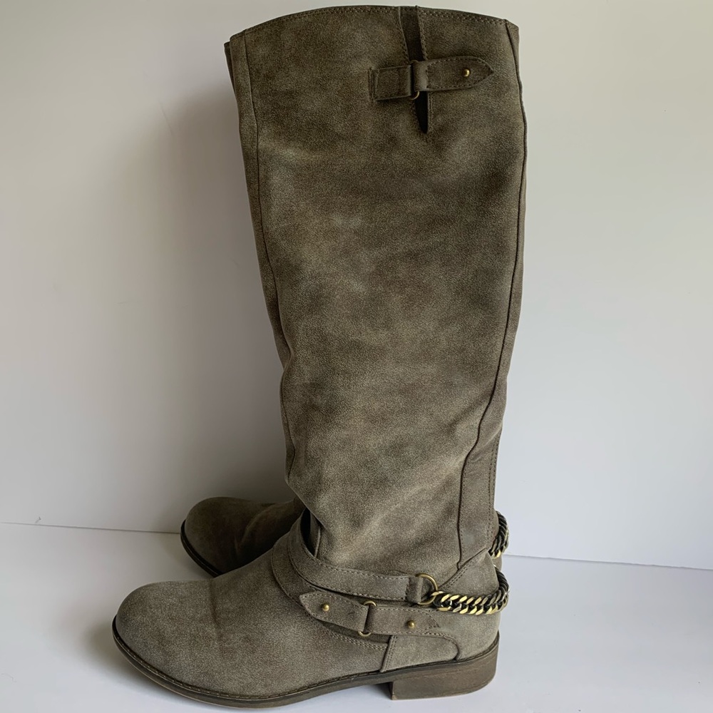 Super Cute Madden Girl Canyon grey boots size 9.5M